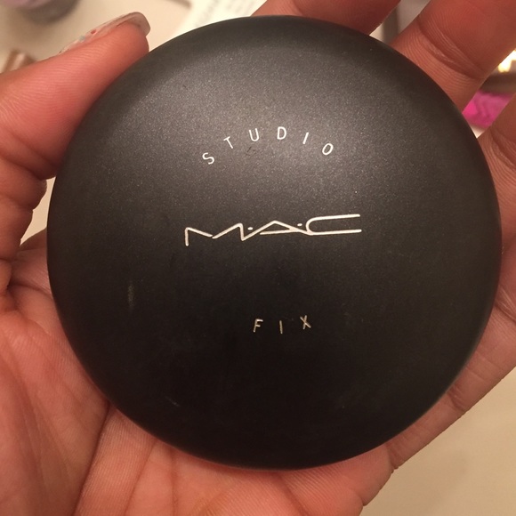 MAC Studio Fix powder - NC50