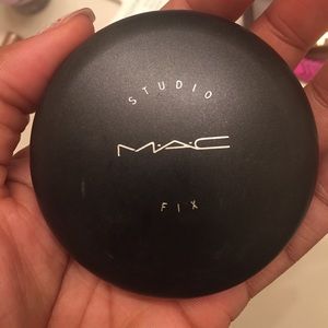 MAC Studio Fix powder - NC50
