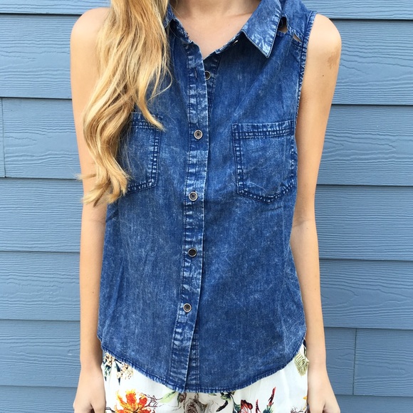 chambray cut out top - Picture 3 of 4