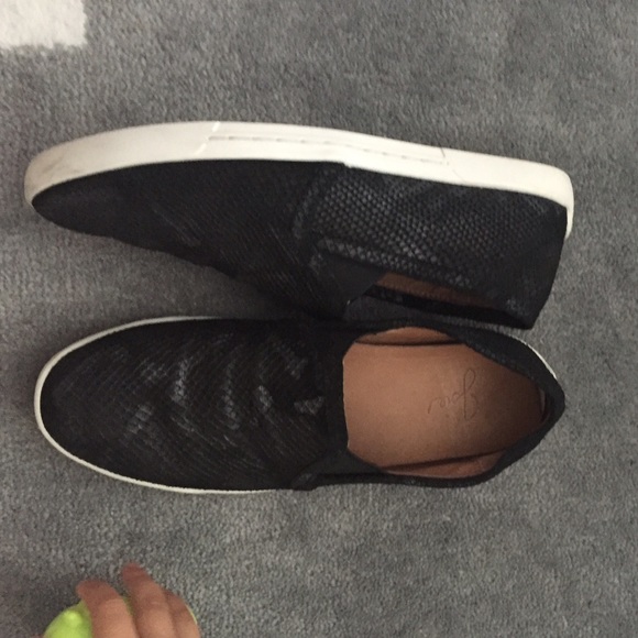 Black/ pewter leather sneakers