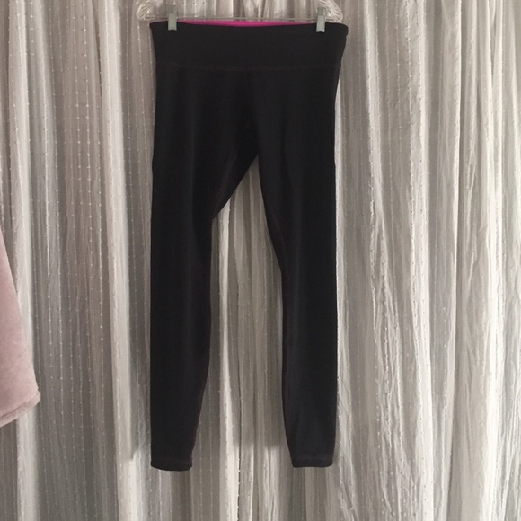 Lululemon reversible wunder under leggings!