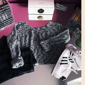 Brandy Melville Cropped Sweater