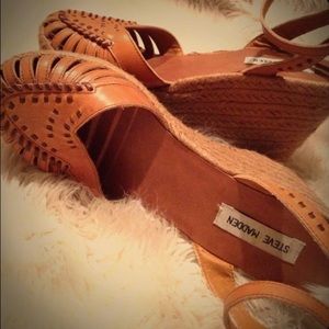 Steve Madden Size 9 rope wedge with leather upper