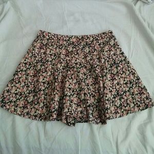 High waisted pleated shorts