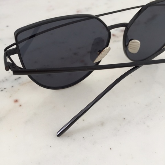 "Natalie" Sunglasses || Black Cat Eye - Picture 3 of 7