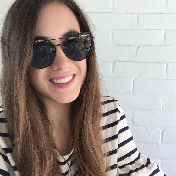 "Natalie" Sunglasses || Black Cat Eye - Picture 4 of 7