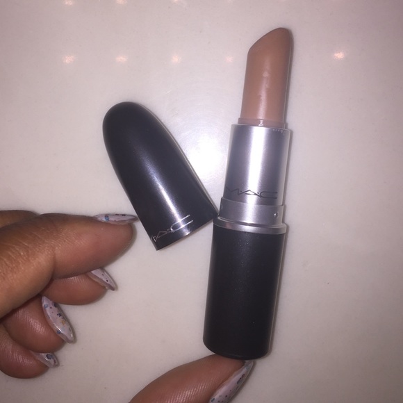 MAC LIPSTICK- Siss