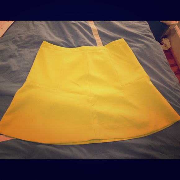 Vacation sale !! J. crew bright chartreuse skirt