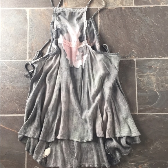 SOLD BUNDLE Gimmicks distressed open side tank - Picture 3 of 4