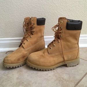 VINTAGE Timberland Boots