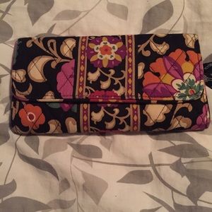 Vera Bradley Gallery Wallet