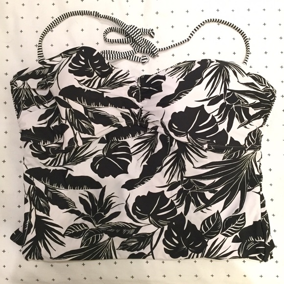 NWOT Old Navy One-Piece Swimsuit - Size XL