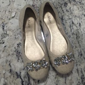 ⚡️BRAND NEW⚡️ Cream flats with jewels