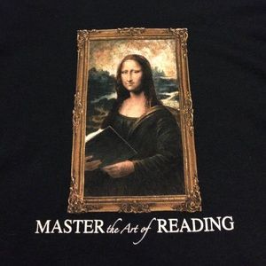 Mona Lisa reading tee