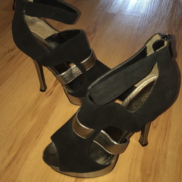 BEBE HEELS - Picture 1 of 3