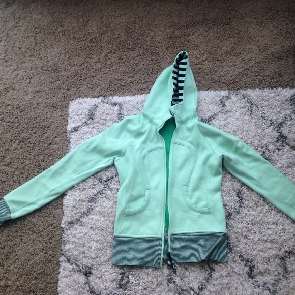Lulu lemon zip up jacket size 4