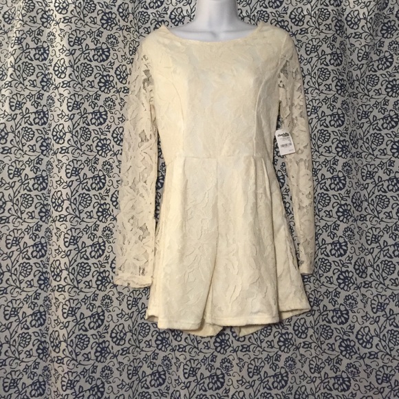 NWT Charlotte Russe cream lace romper. Size small.