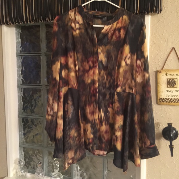 Beautiful shirt - Picture 2 of 2