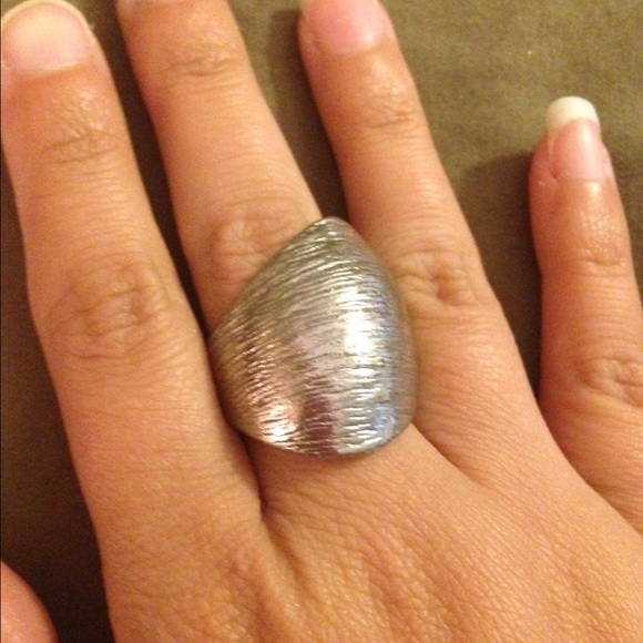 *** REDUCED ****Premier silver ring size 6