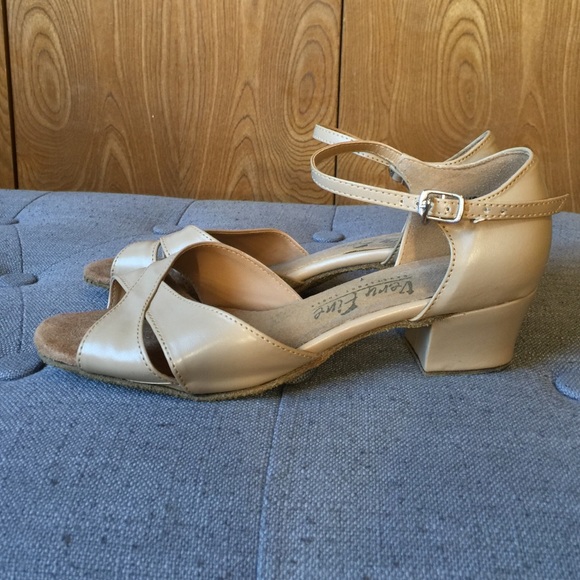 Very fine professional dance shoes 6.5