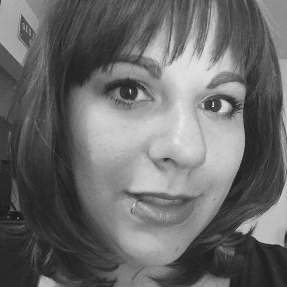 Meet your Posher, Kim - Picture 1 of 1