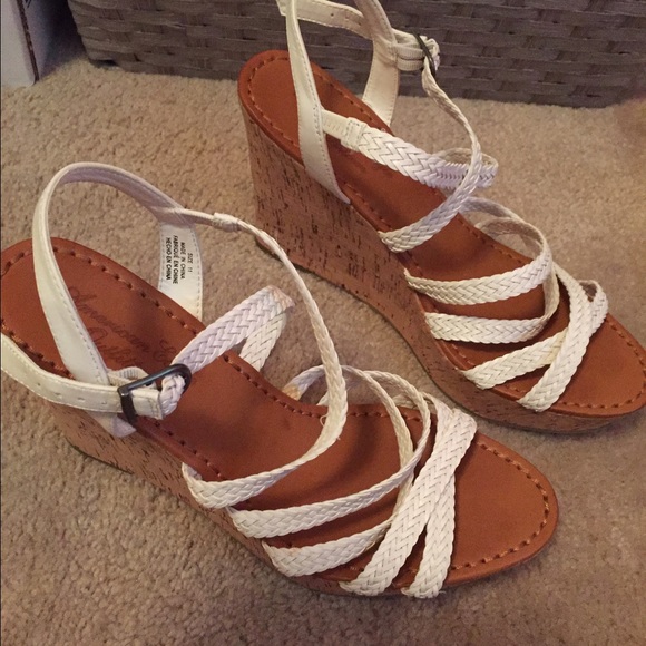 White Wedges