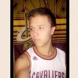 Meet your Posher, Maximos