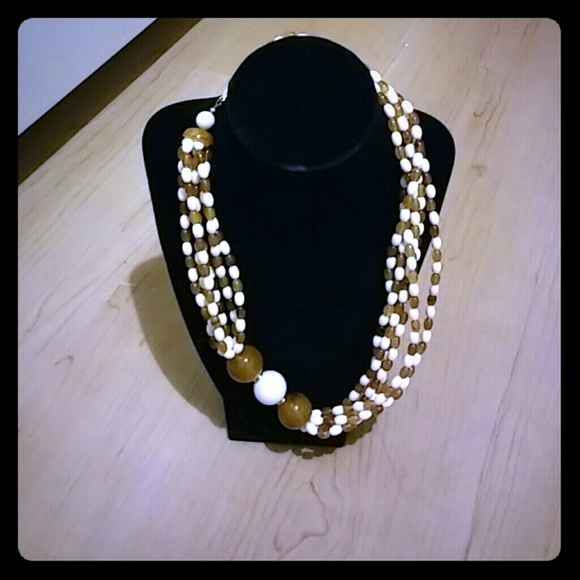 Avon Cosmopolitan collection necklace