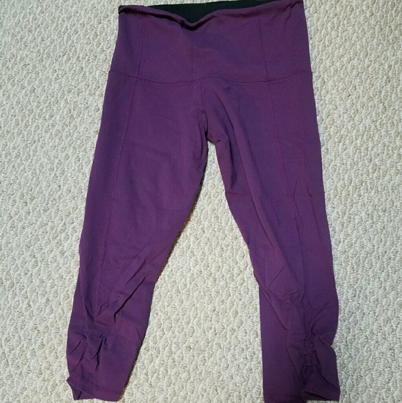 Purple cropped ruching workout leggings
