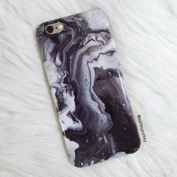 B-Long Boutique  Accessories - ❤️SALE❤️ black and white granite iPhone 6/6s case