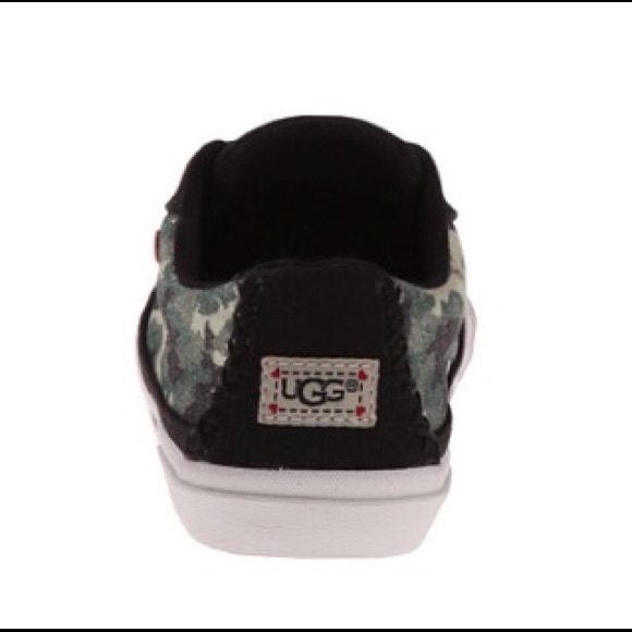 UGG - Picture 3 of 7