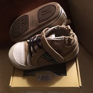 18-24 mos Robeez tan and white sneaker. Look new.
