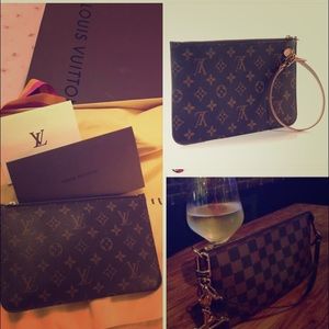 LV pochette