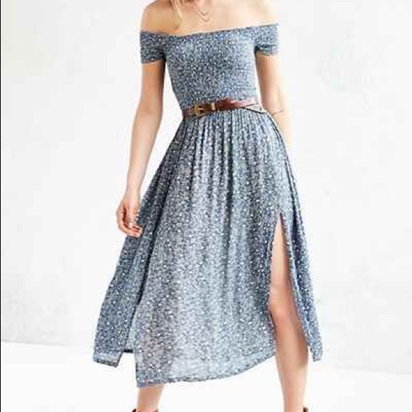 Kimchi Blue off the shoulder dress. NWT.