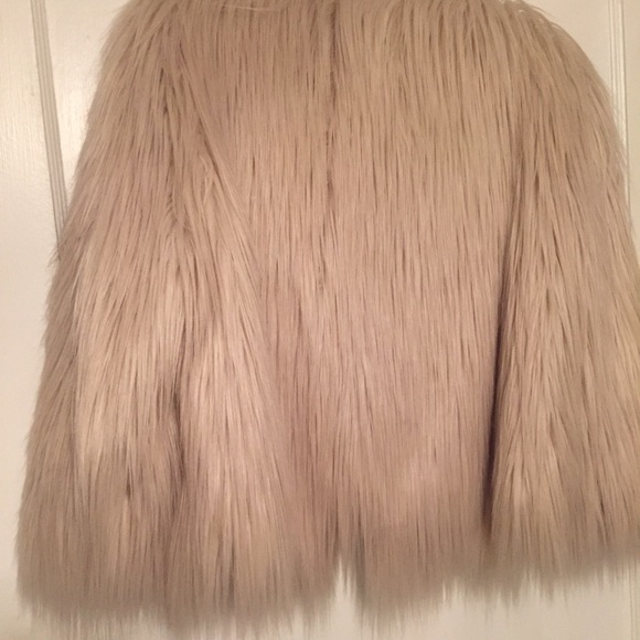 Elie Tahari jacket🎈SALE🎈 ✅Sold✅ - Picture 3 of 4