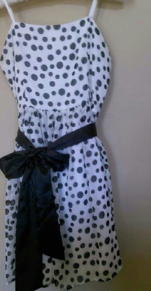 Adorable girls polka dot dress - Picture 3 of 3