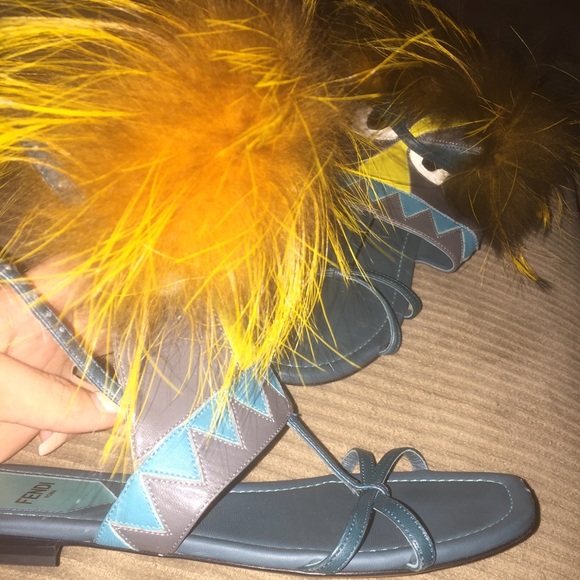 Fendi real faux fur, bug edition sandals - Picture 2 of 3