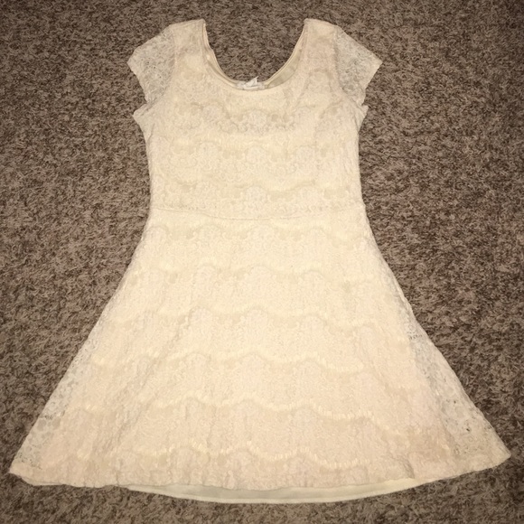 Cream lace dress - Picture 1 of 1