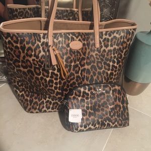 Authentic Coach Tote with Makeup bag