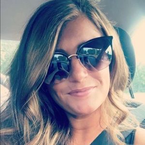 Meet your Posher, Toni