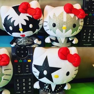 ❌SOLD OUT❌Kiss Hello Kitty Band