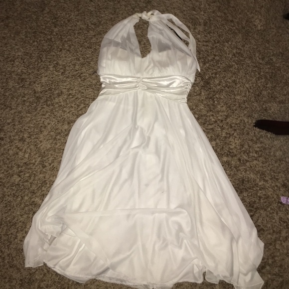 White halter dress - Picture 1 of 1