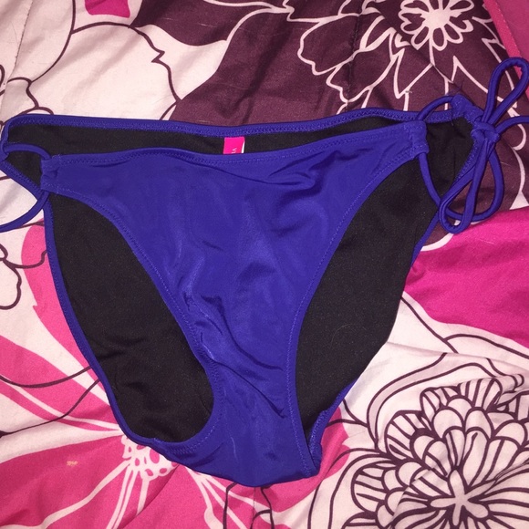 Navy blue VS bikini bottoms