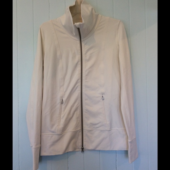 lululemon daily yoga jacket in cream, like new, 8