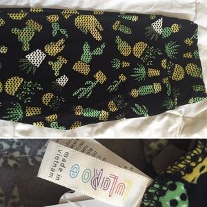 LuLaRoe TC Leggings - Cactus with Black background