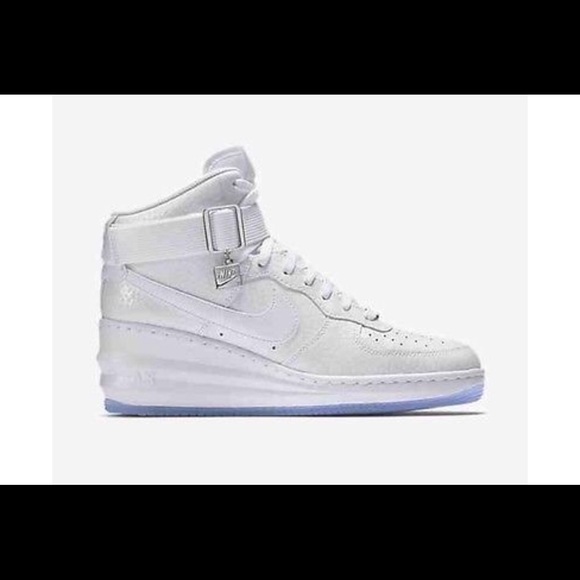 Nike womens lunar Air Force size 9