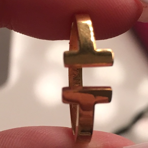 Ring - Picture 2 of 4