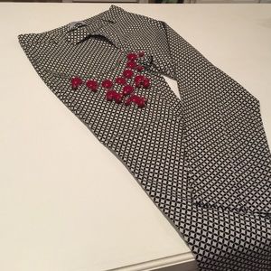 Black/White Patterned Slim Crops