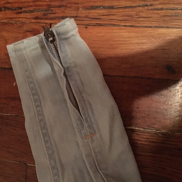 Hollister Jeans (barely used, good condition) - Picture 3 of 3