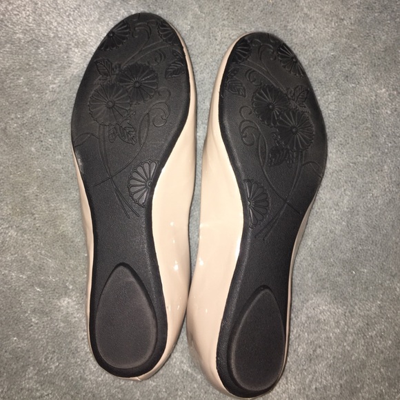 Steve Madden Nude flats Size: 5.5 - Picture 2 of 3